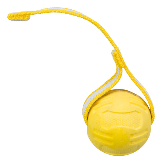 Gummiboll i TPR med rem i gummi, ø 6 cm, ca 23 cm inkl boll, flyter